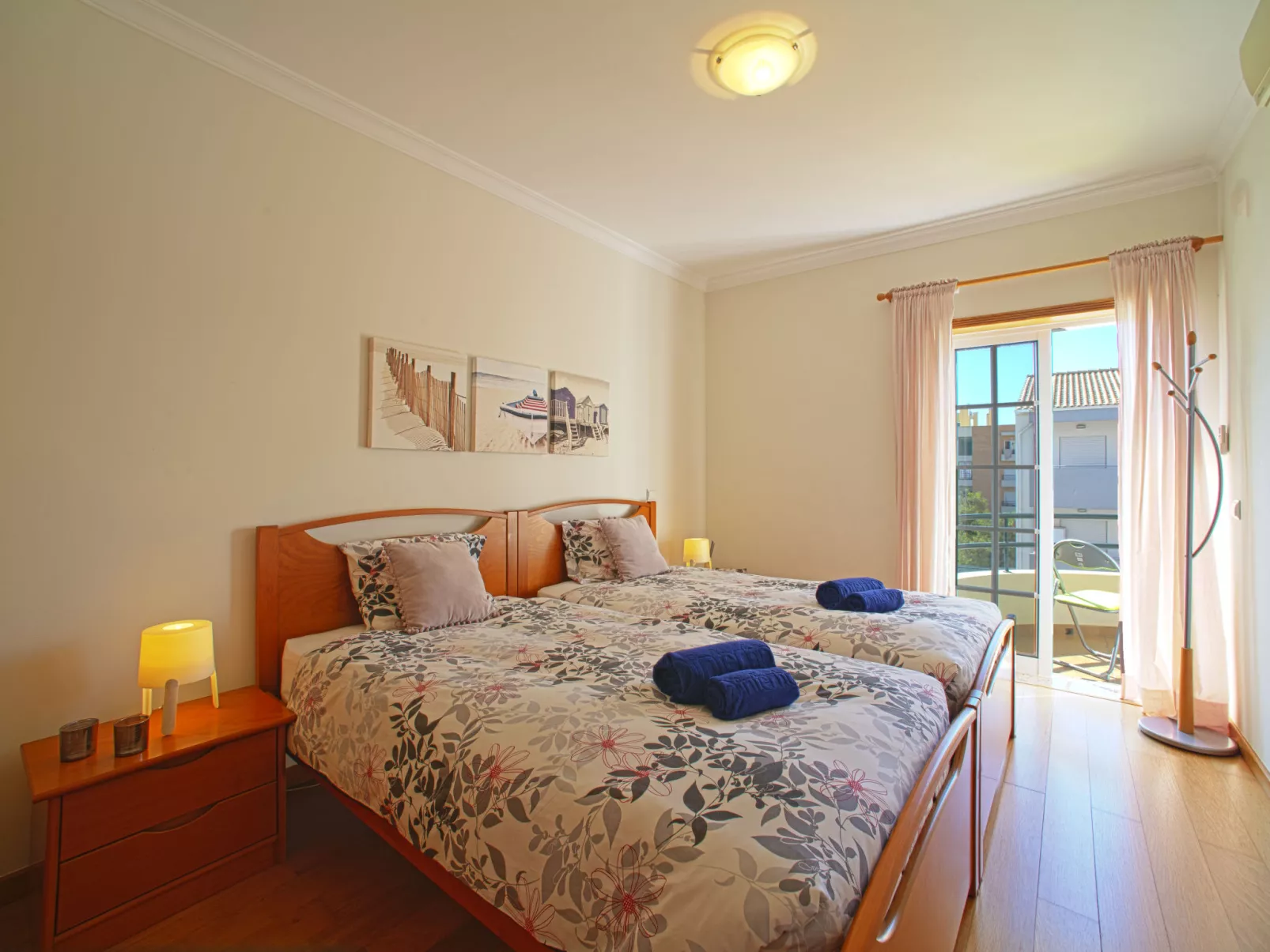 Sunny Beach Diamond-Inside