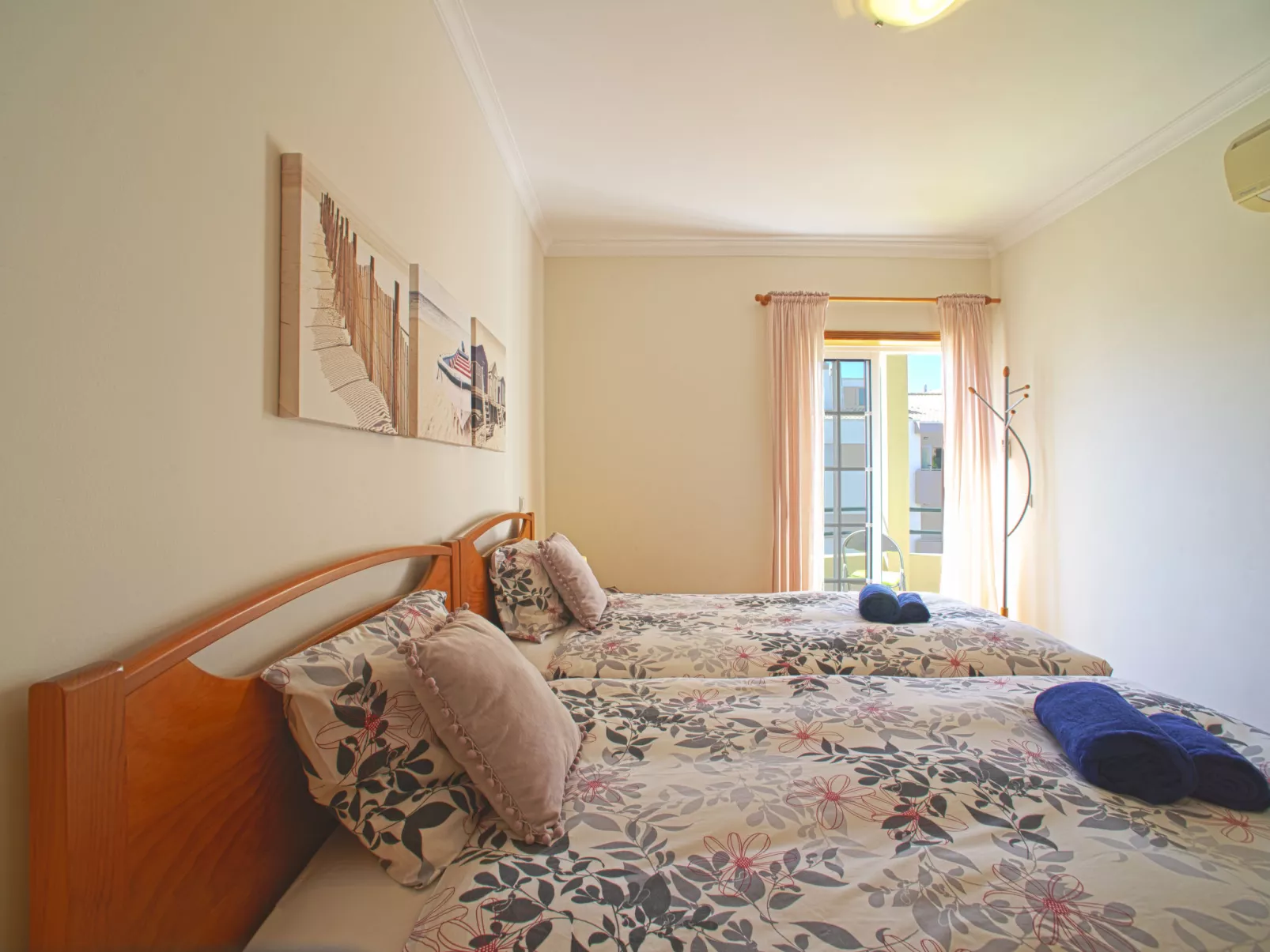 Sunny Beach Diamond-Inside