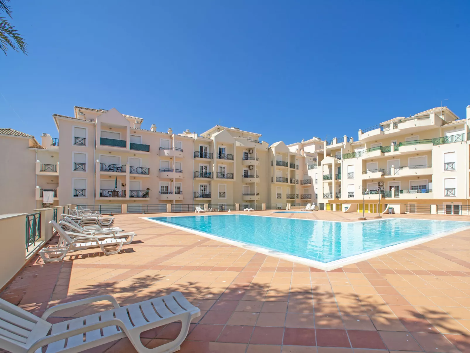 Sunny Beach Diamond-Outside