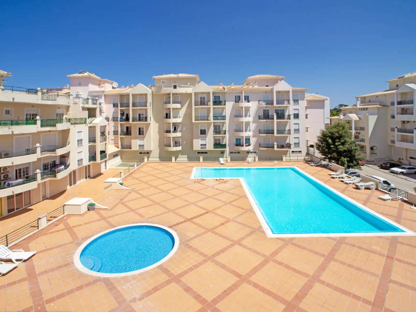 Sunny Beach Diamond-Outside