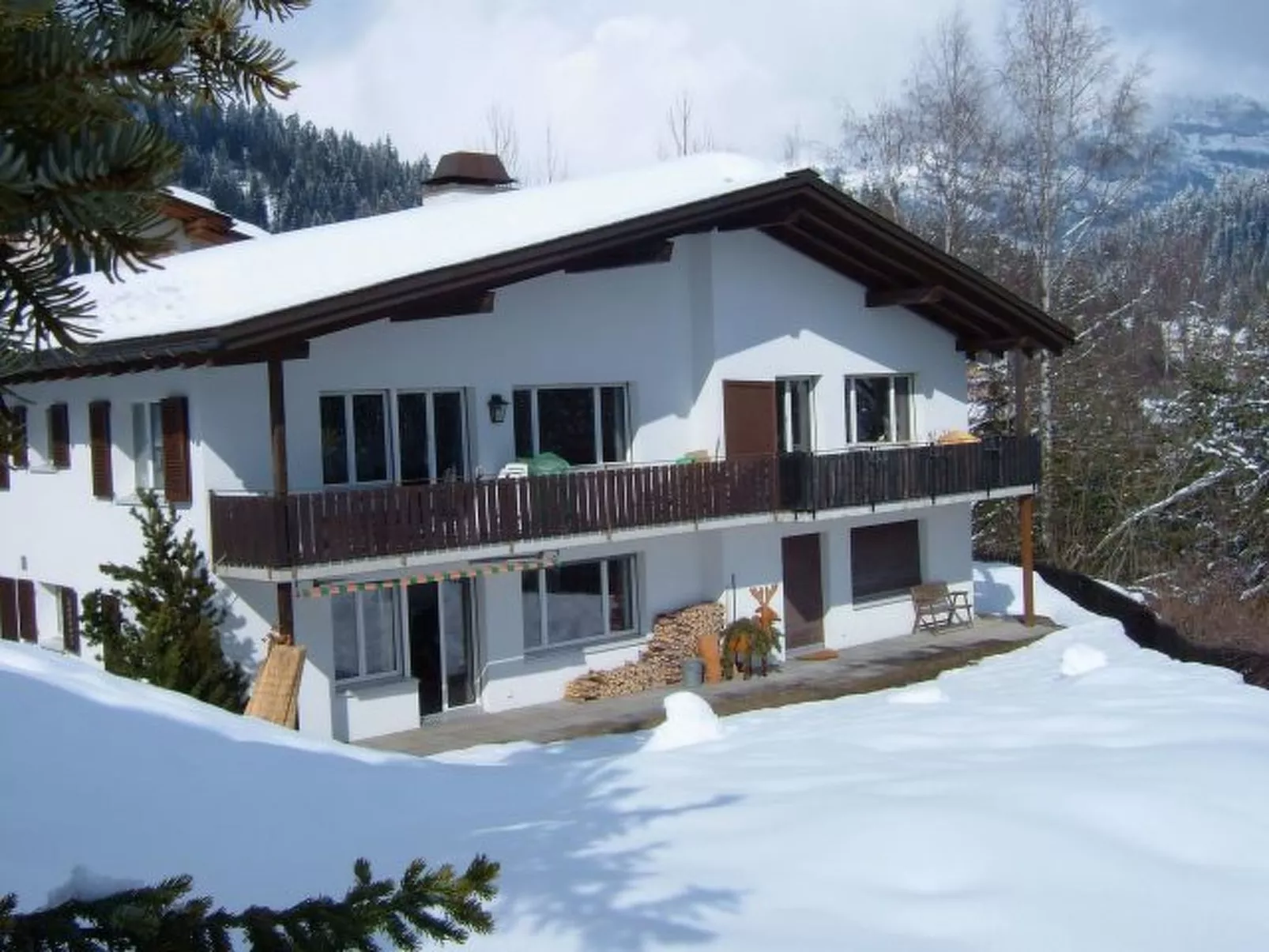 Surrieven / Zwicker, (Laax Dorf). 3.5 Zimmerwohnung