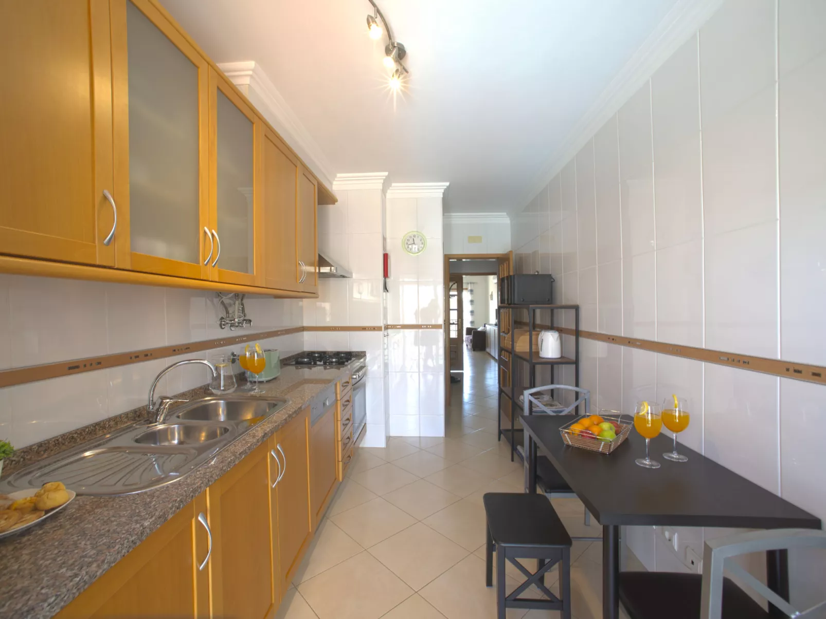 Sunny Beach Retreat-Dedans
