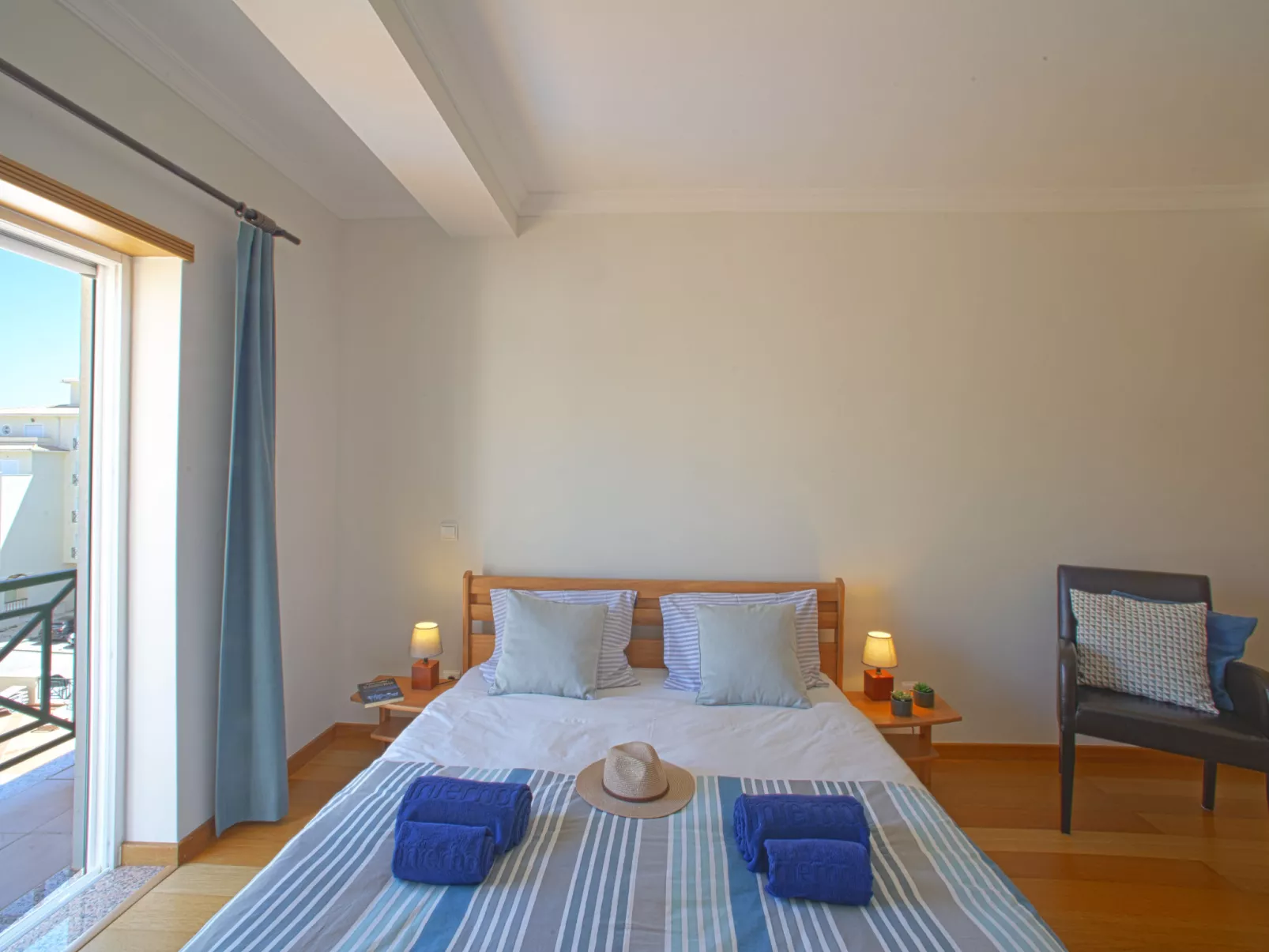 Sunny Beach Retreat-Dedans