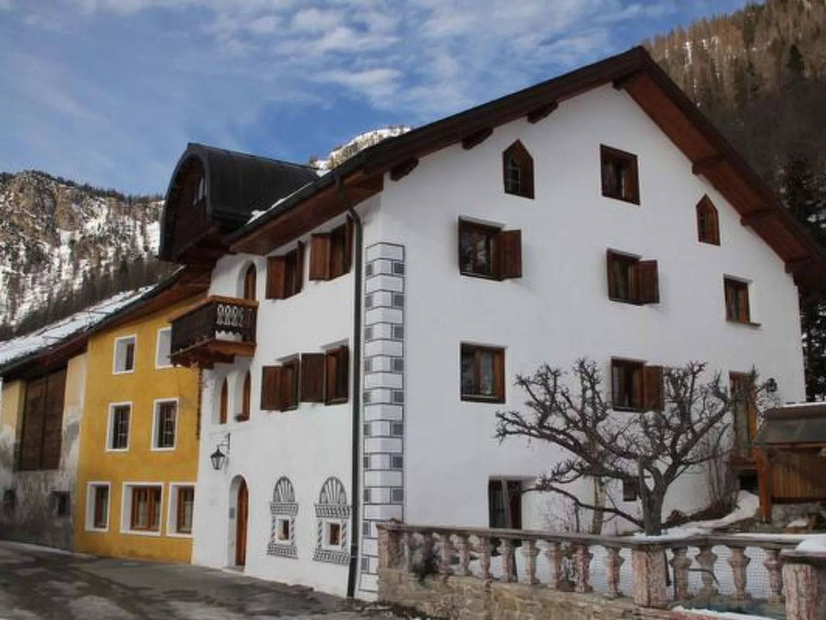 Chasa Gallas, (Tschierv).