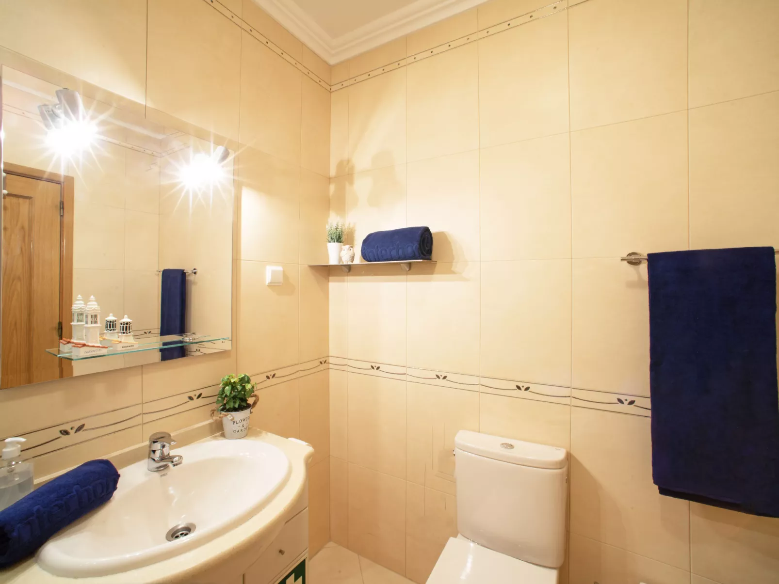Sunny Beach Retreat-Dedans