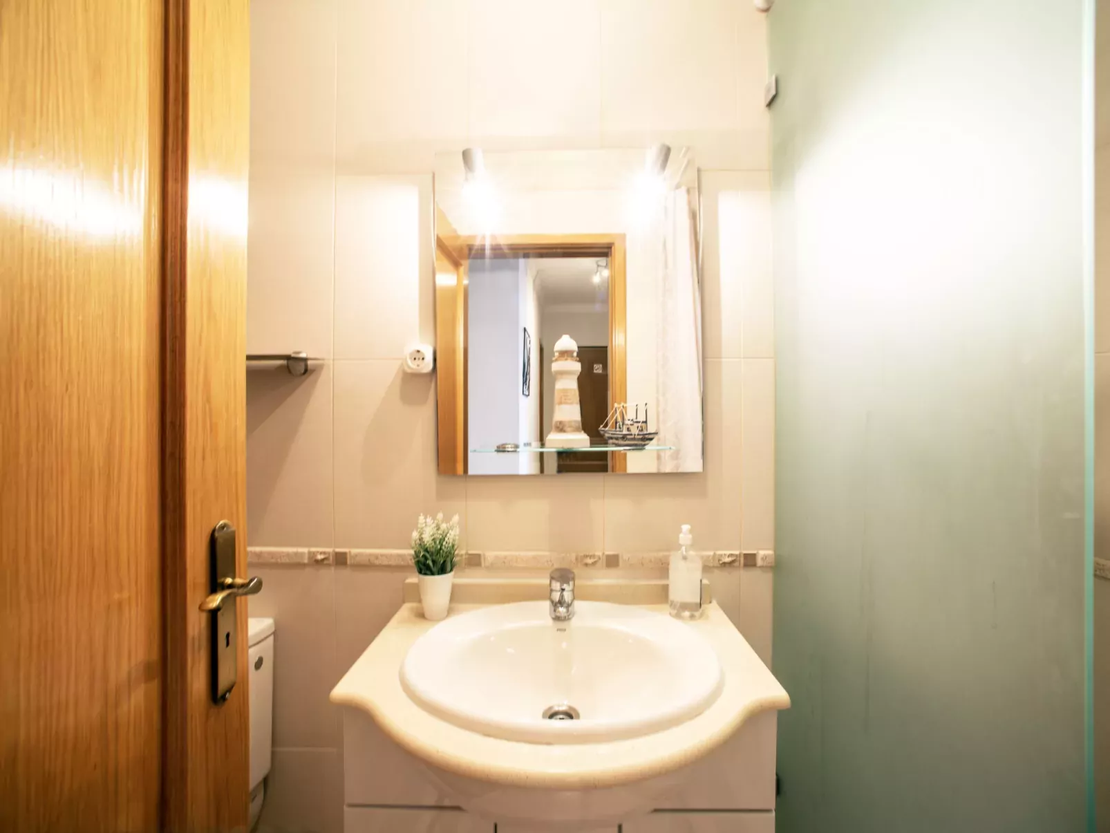 Sunny Beach Retreat-Dedans