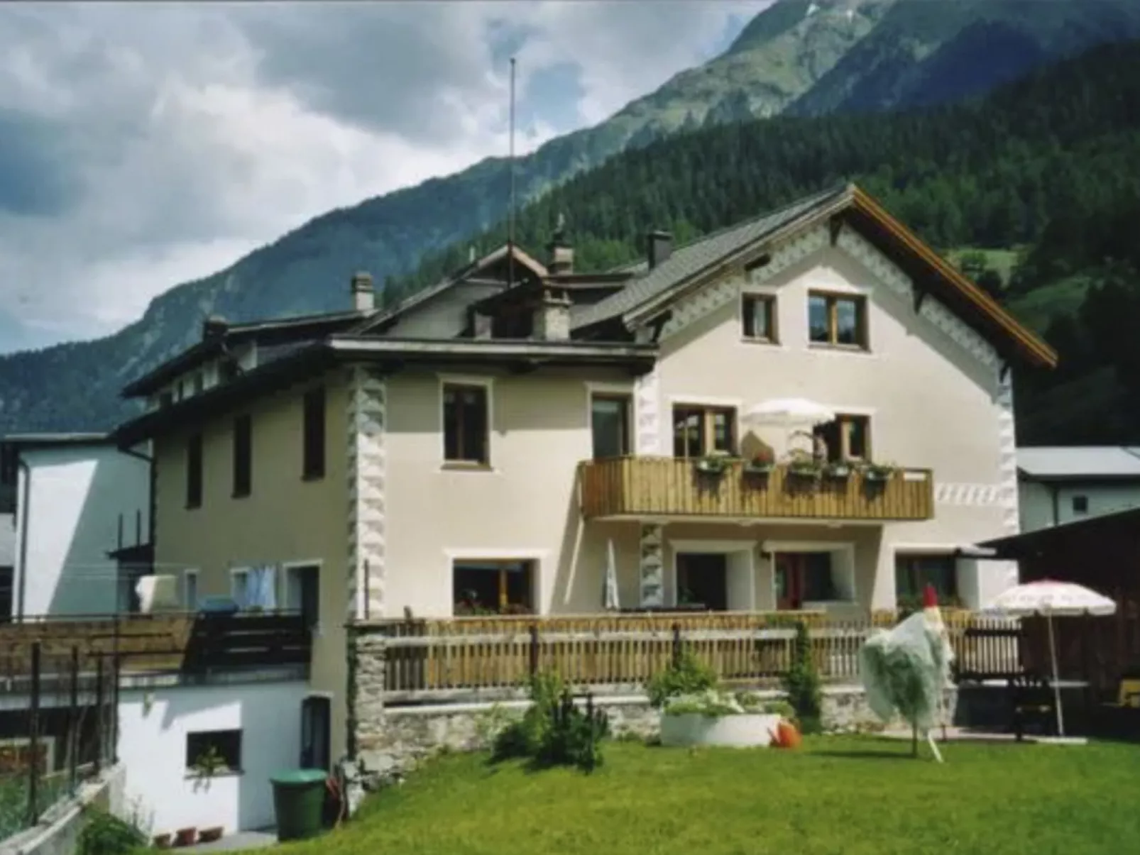 Chasa Clavuot, (Zernez).