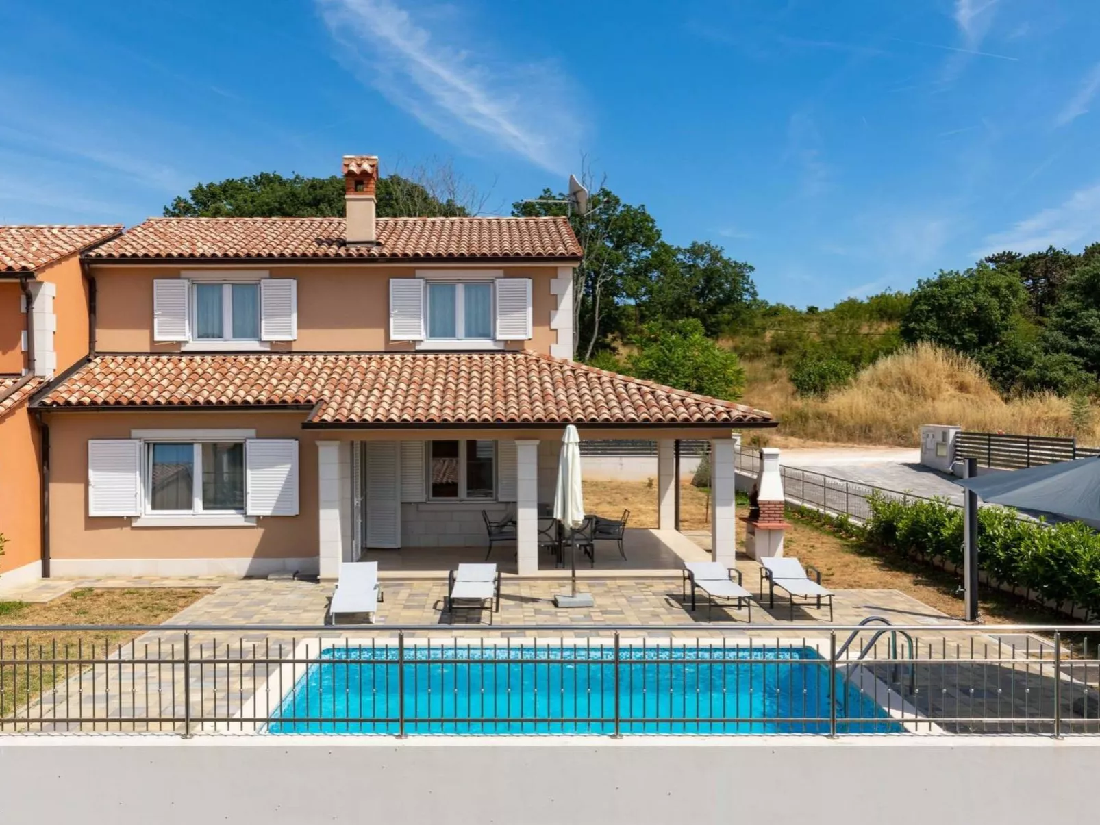 Villa Lotus 13I
