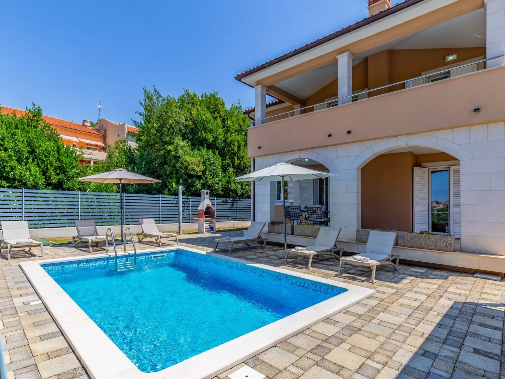 Villa Lotus 13E