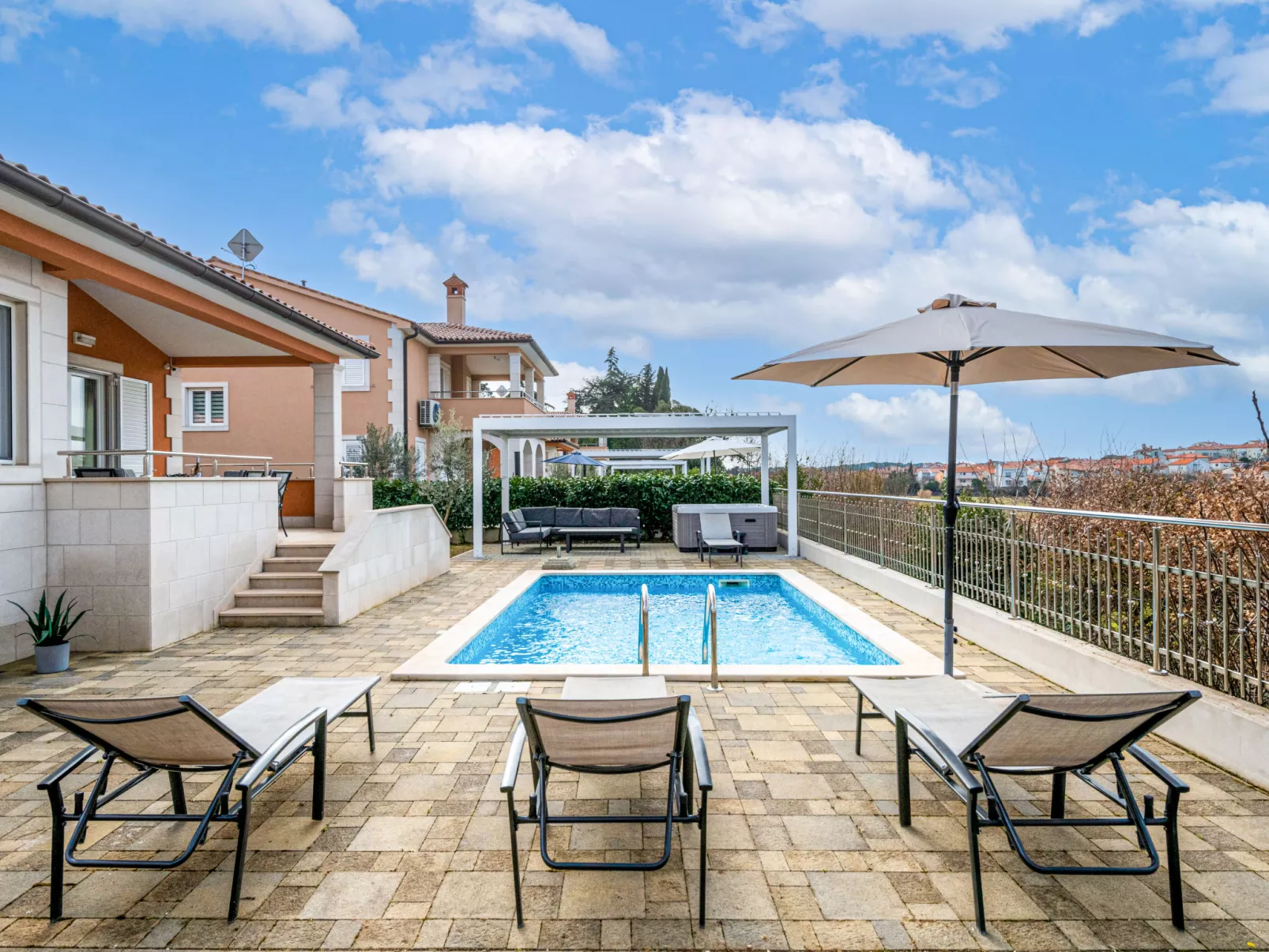 Villa Lotus 13D