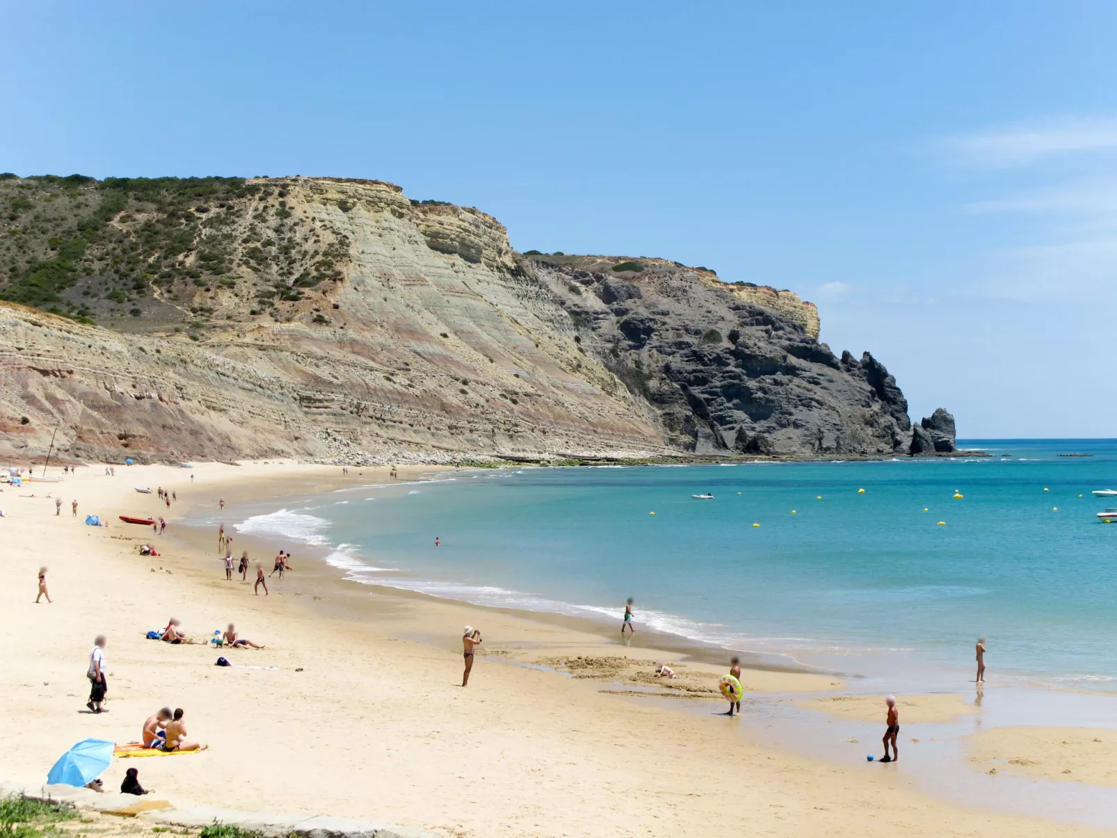 Dona Meia Praia-Area