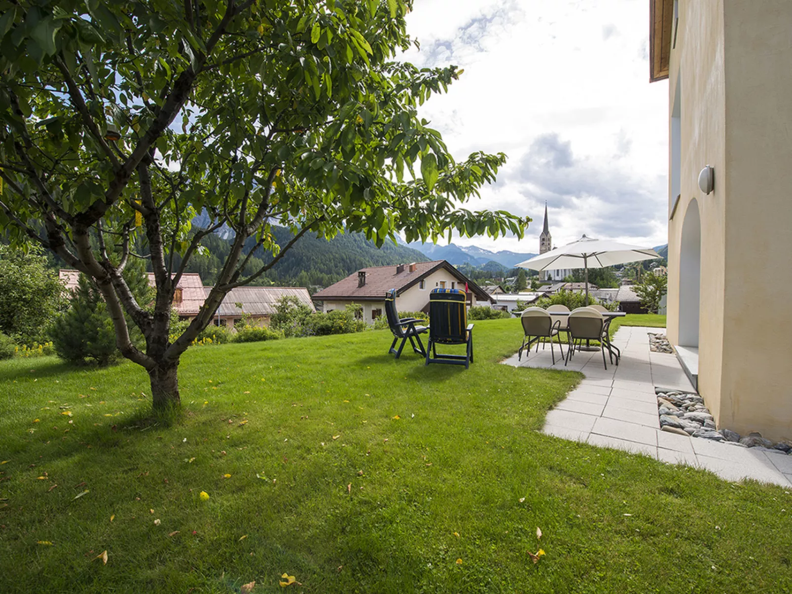 Haus Betschart, (Scuol).