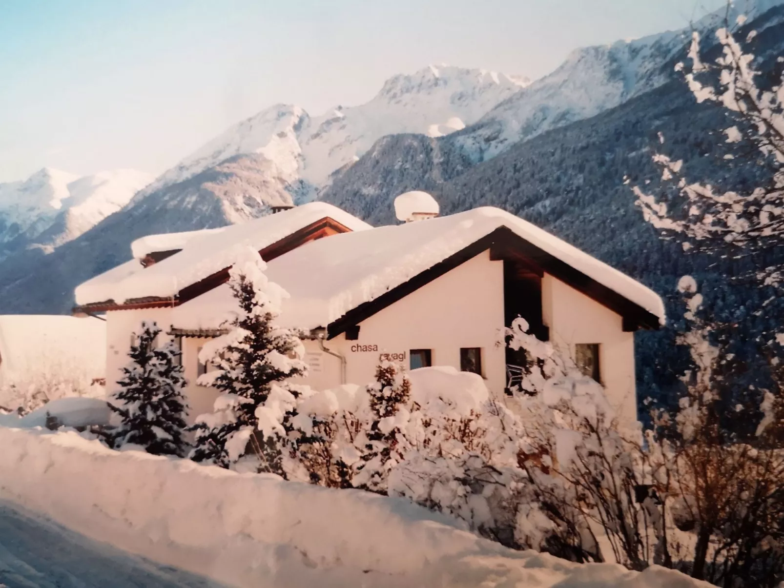 Chasa Ravagl, (Scuol).