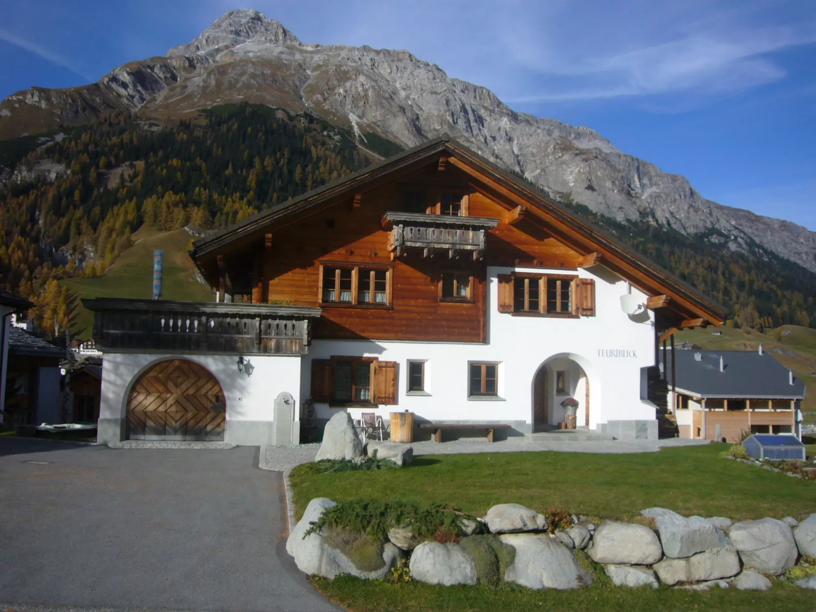 Ferienwohnungen Teuriblick A&B, (Splügen).