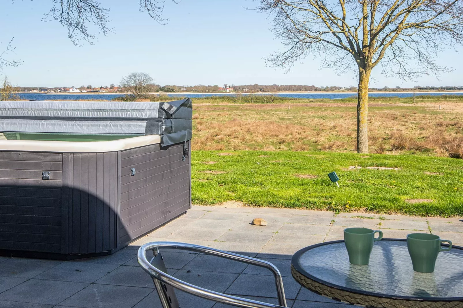 Entspannung mit Whirlpool im Freien