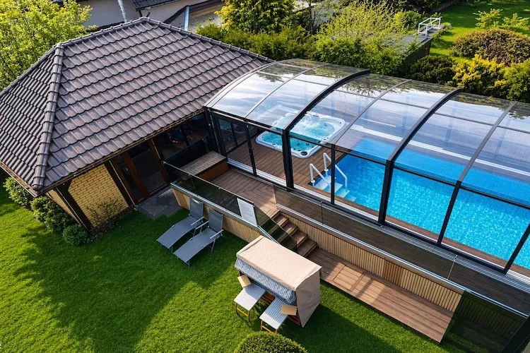 Domek skandynawski z basenem i jacuzzi w Międzywodziu