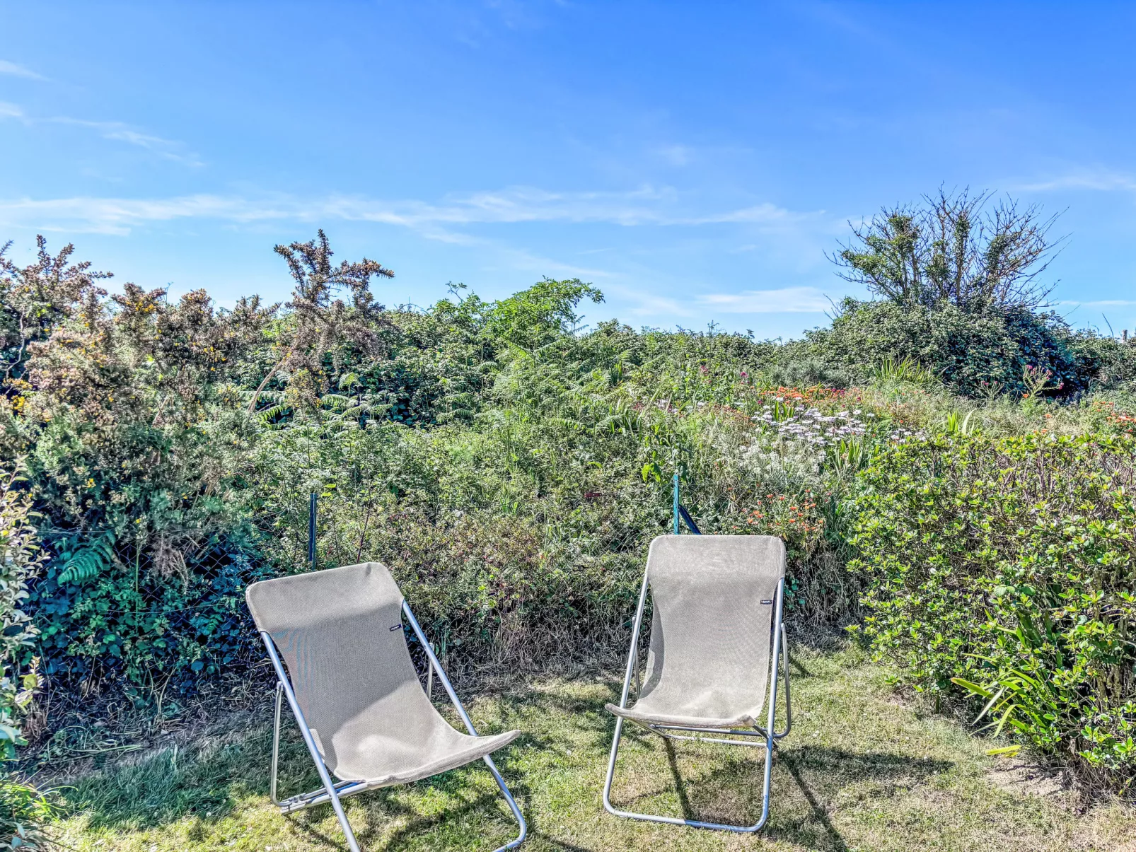 La Baie des Corsaires - Outside