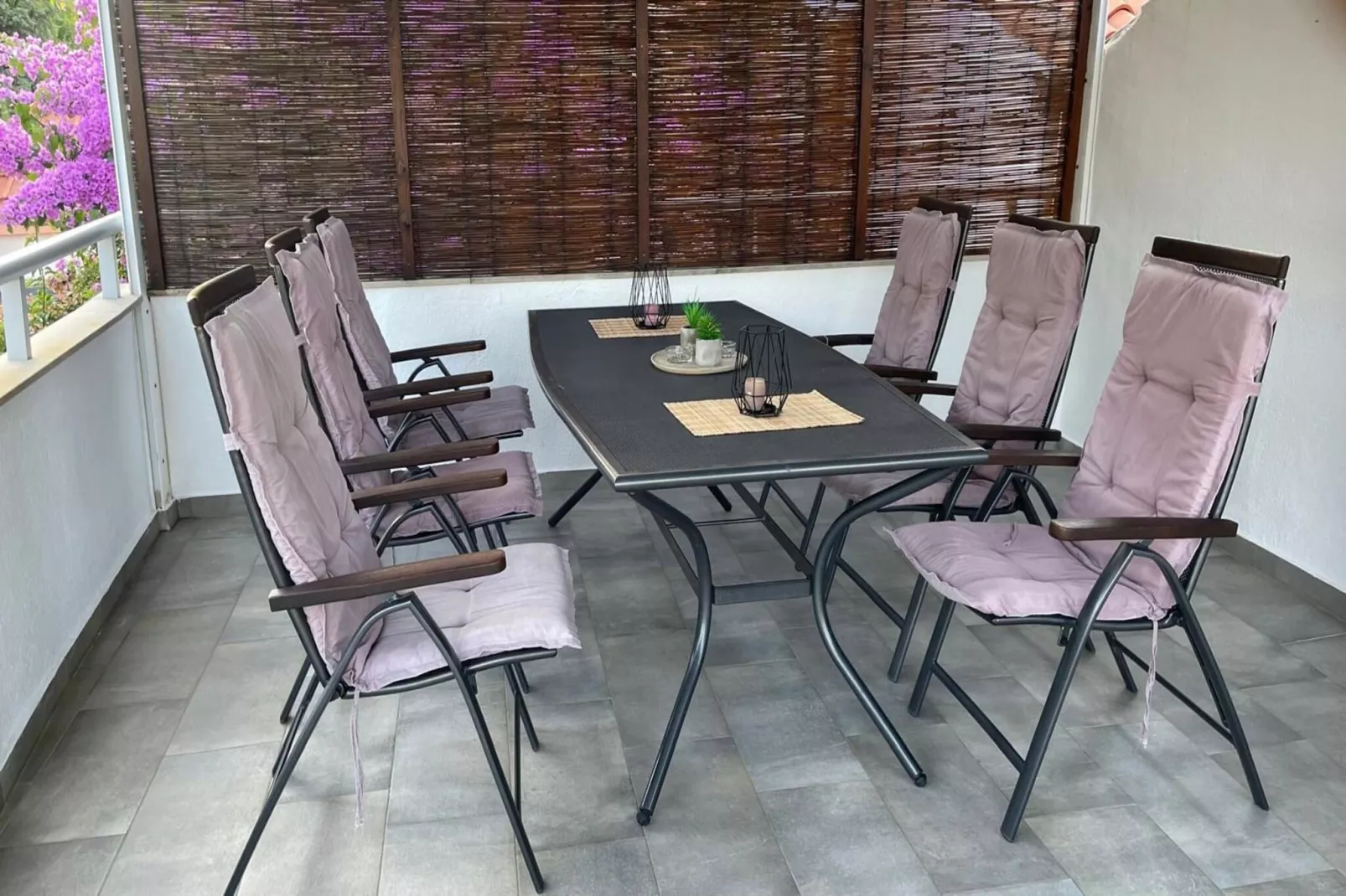 Holiday Home Milutinovic - Four Bedroom  Holiday Home with Sea View - Esszimmer
