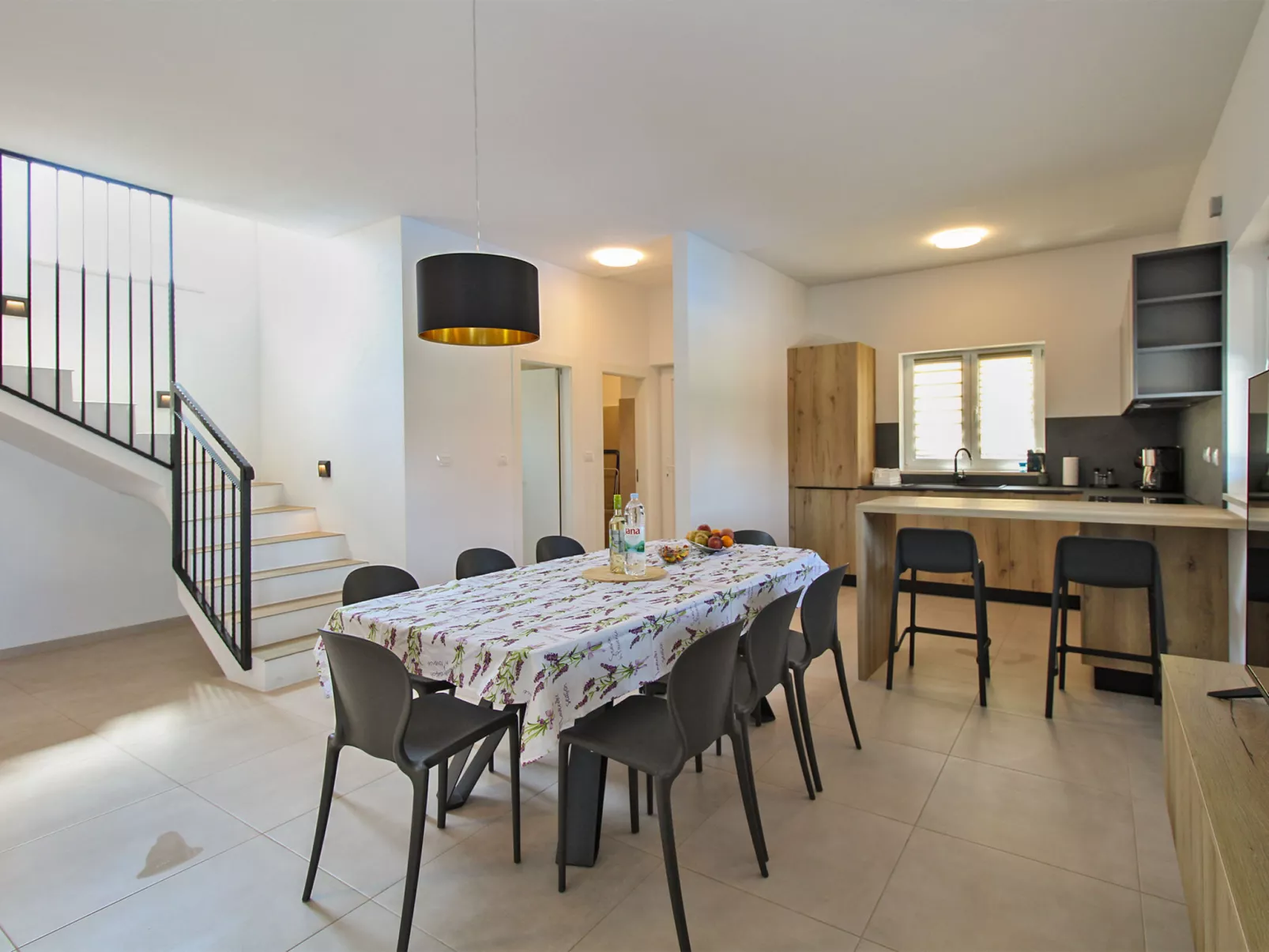 House 2351 - Dedans