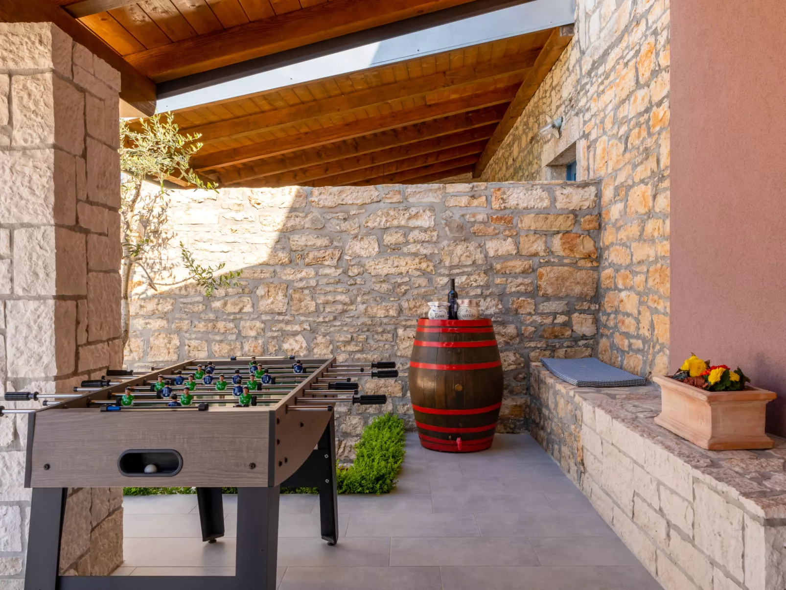 House 2214 - Outside