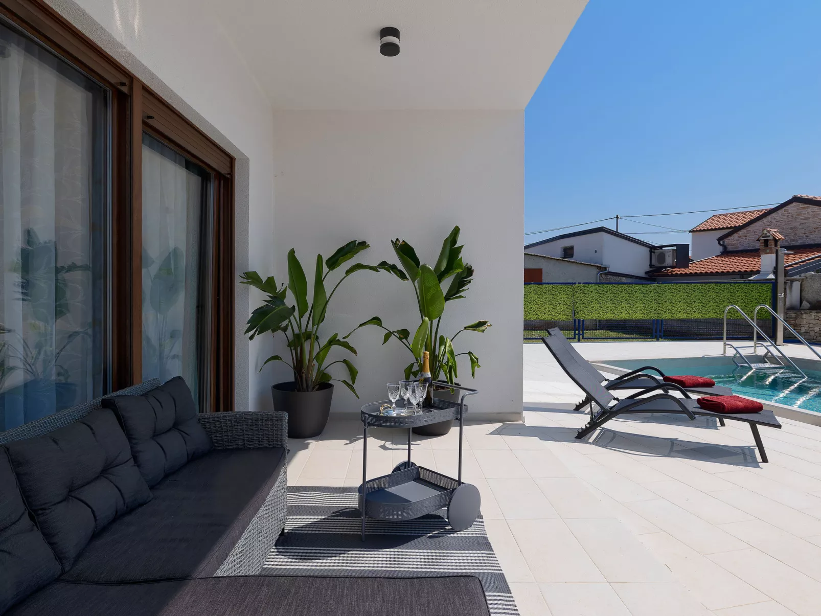 House Bronzin - Draußen