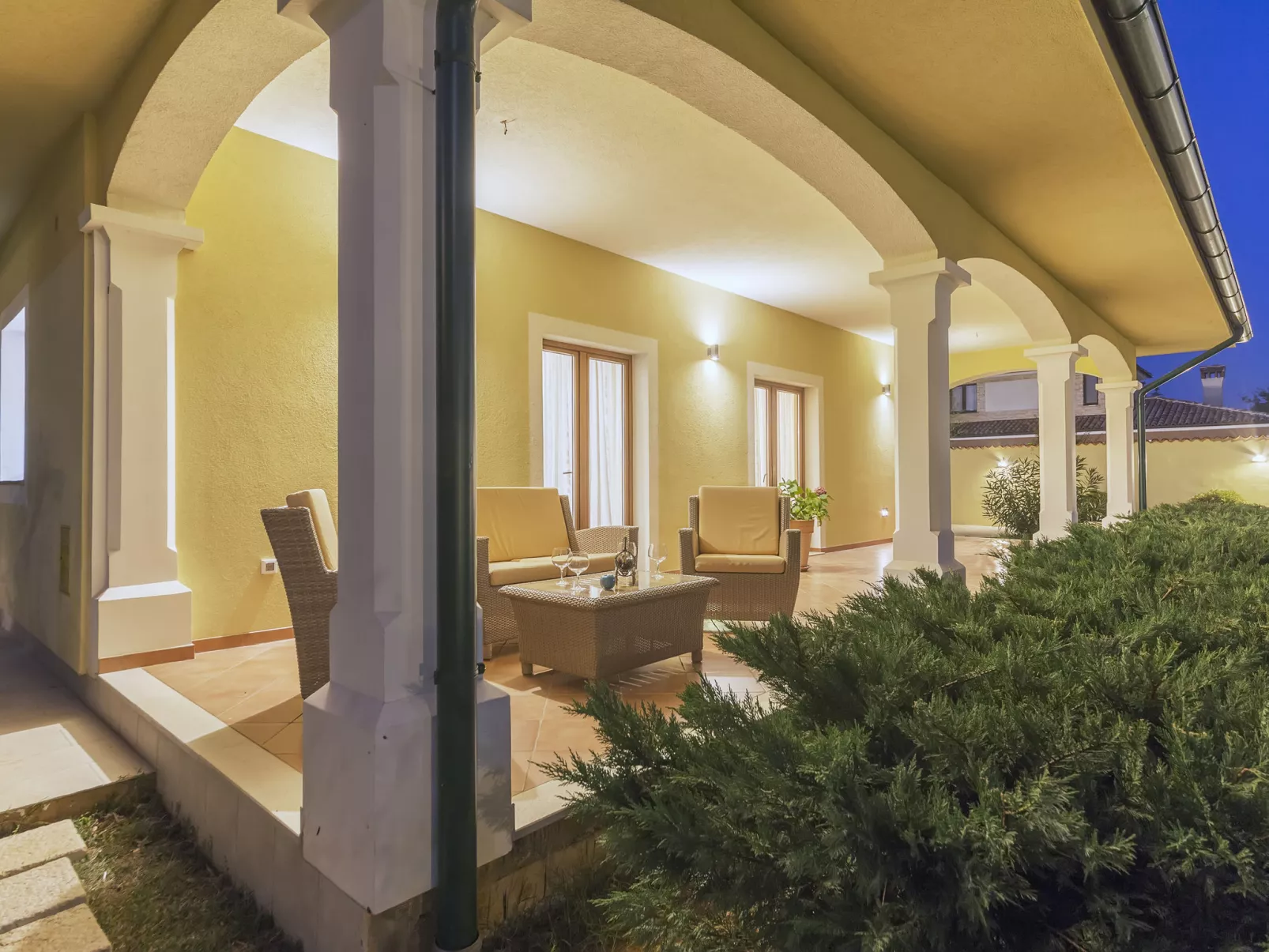Villa Monica - Draußen