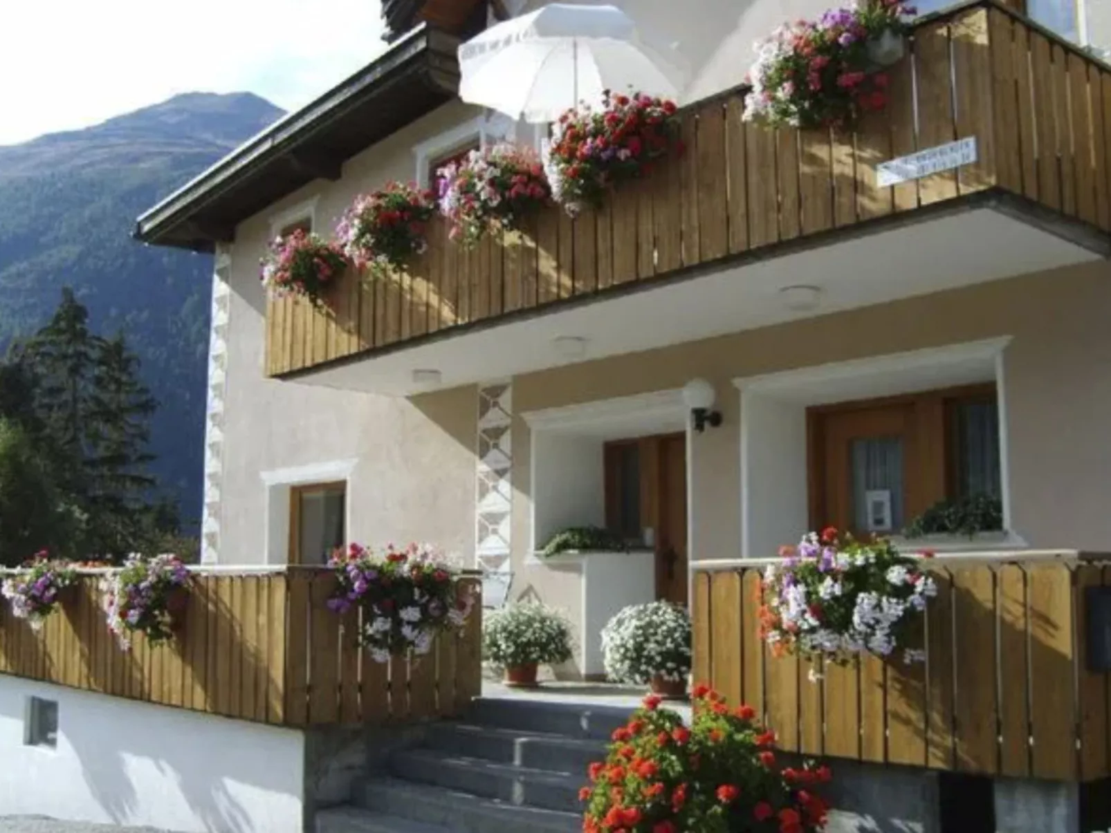 Chasa Clavuot, (Zernez).