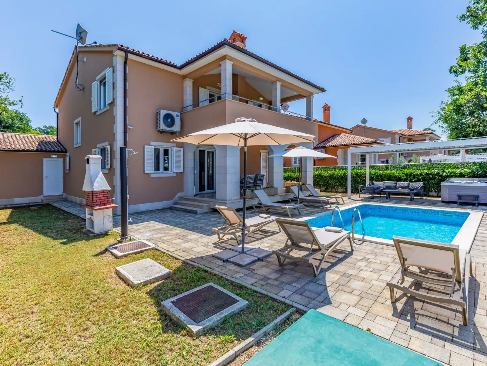 Villa Lotus 13G
