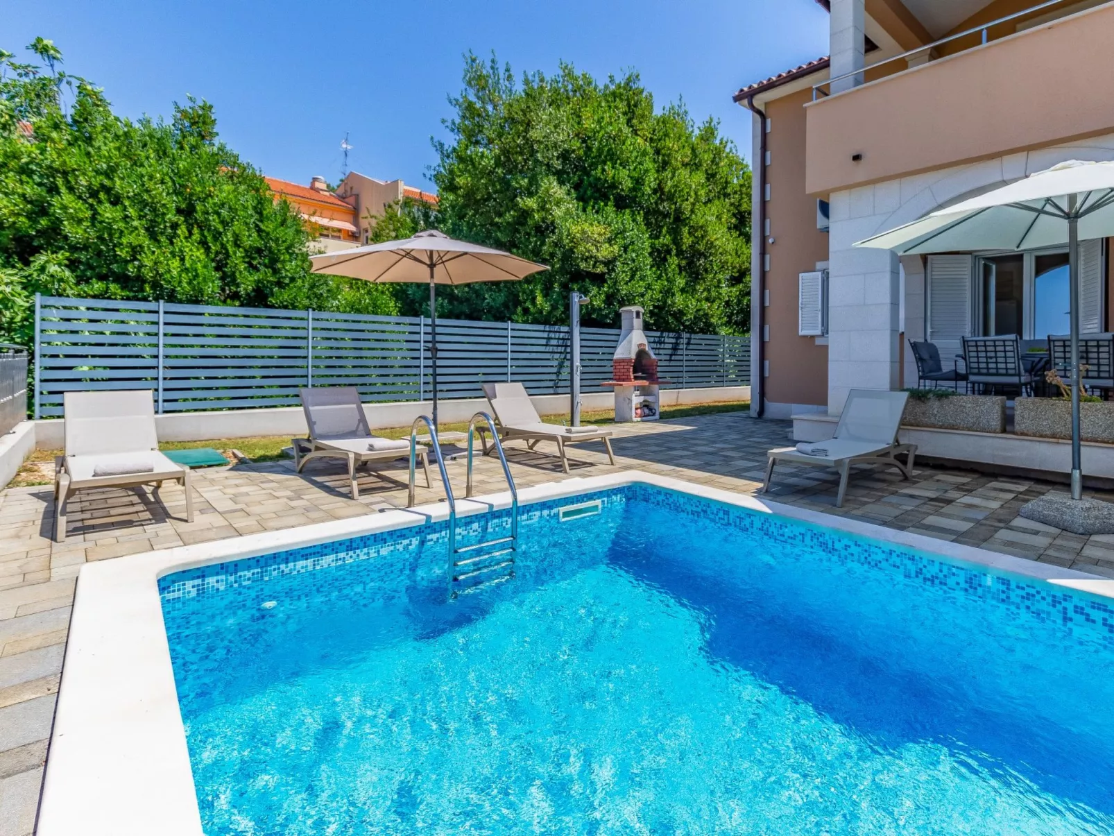 Villa Lotus 13E
