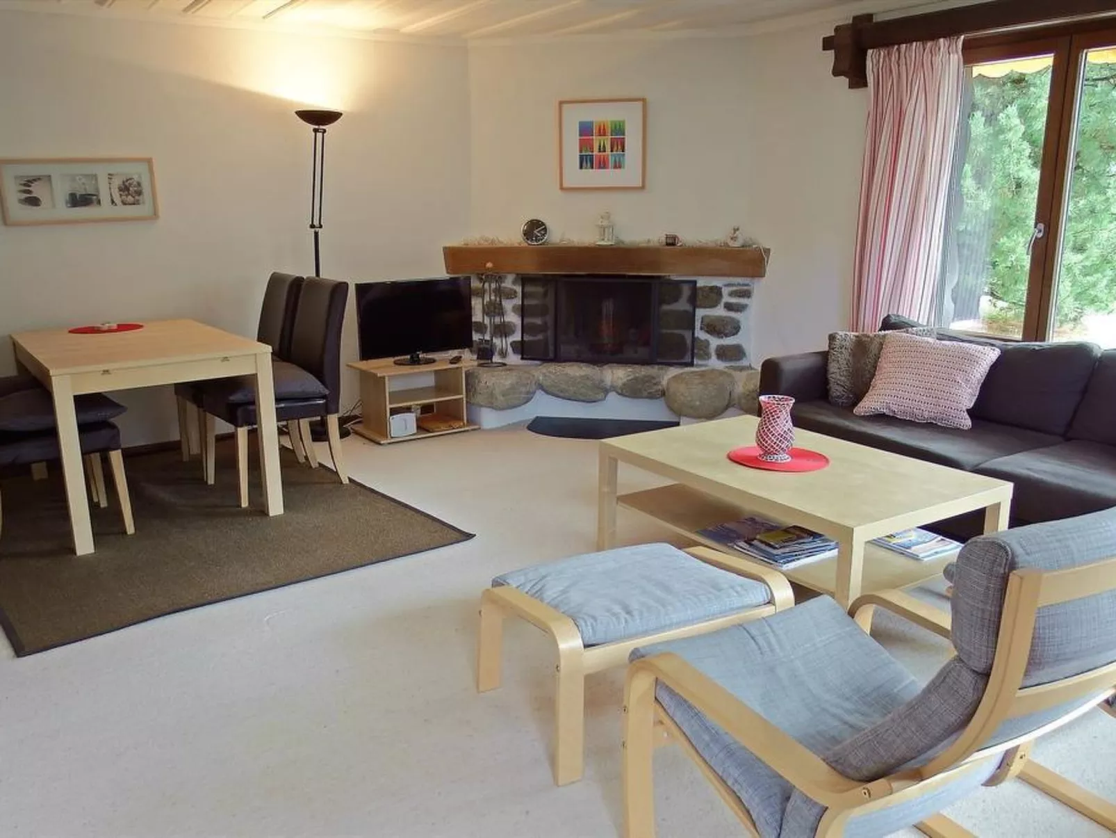Hus Radaz EG 2½-Zimmerwohnung