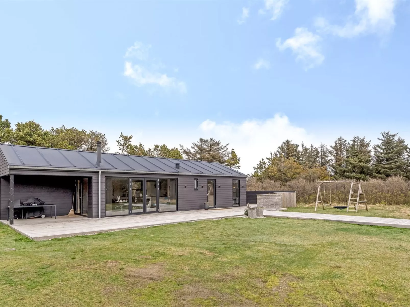 "Tatania" - 800m from the sea