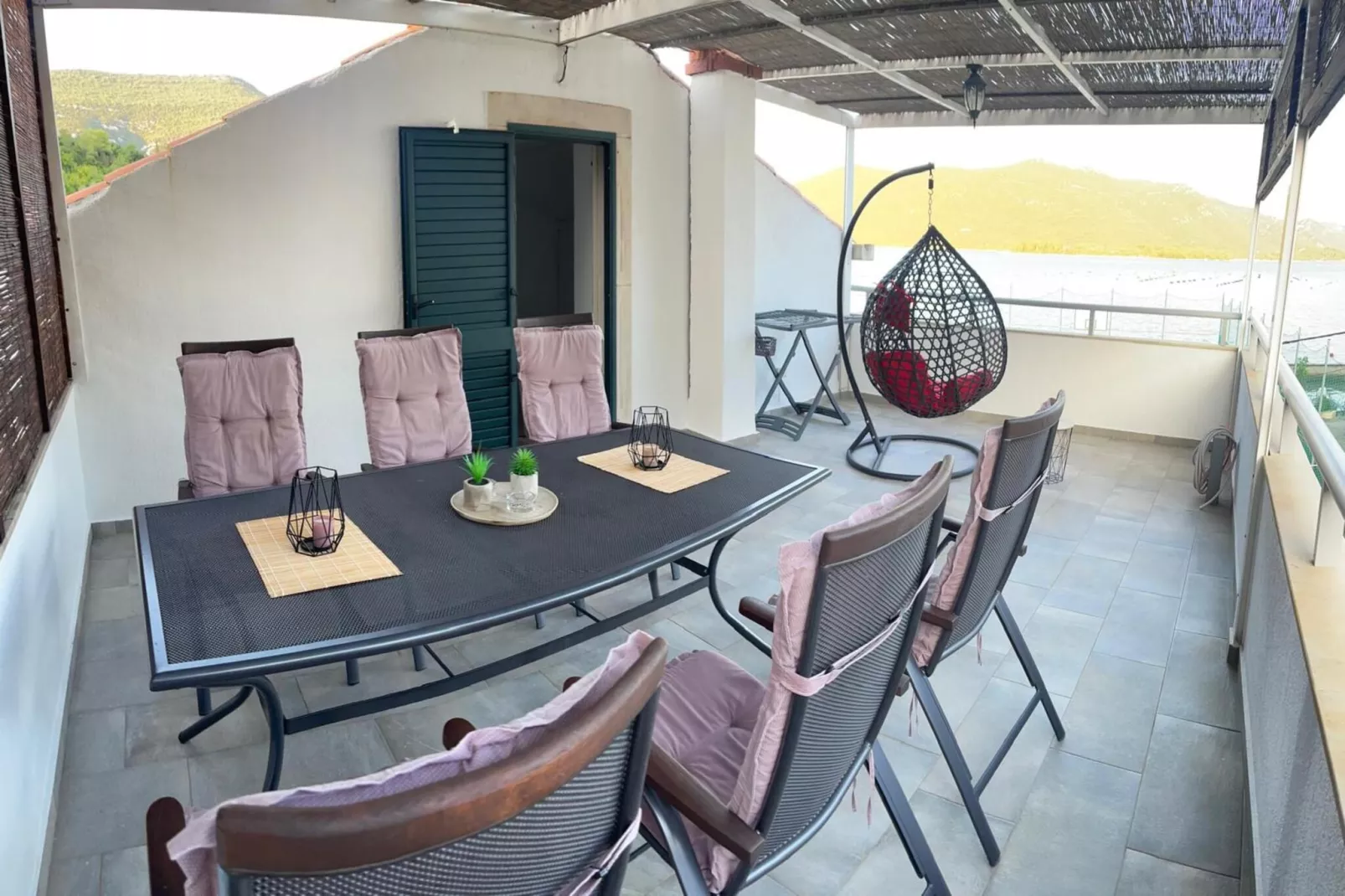 Holiday Home Milutinovic - Four Bedroom  Holiday Home with Sea View - Esszimmer
