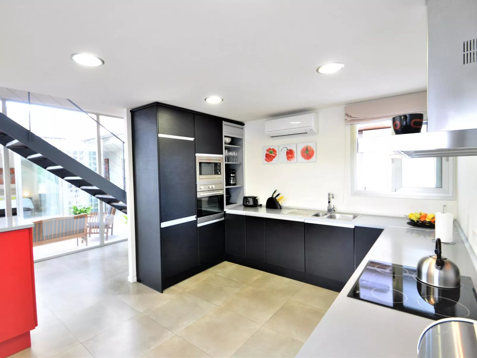 Moderna Villa cerca del golf y con piscina privada, ideal para familias - ofert - Inside