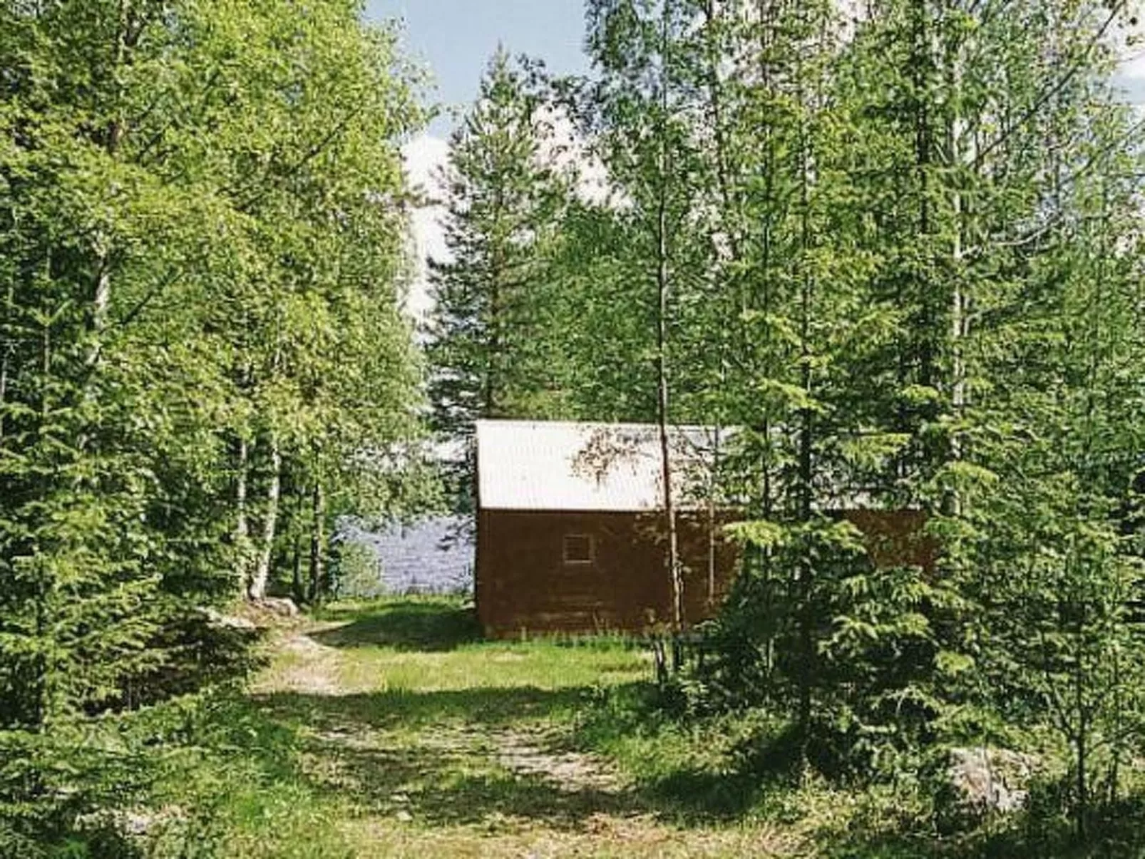 Blockhütte für das wahre Naturerlebnis am See