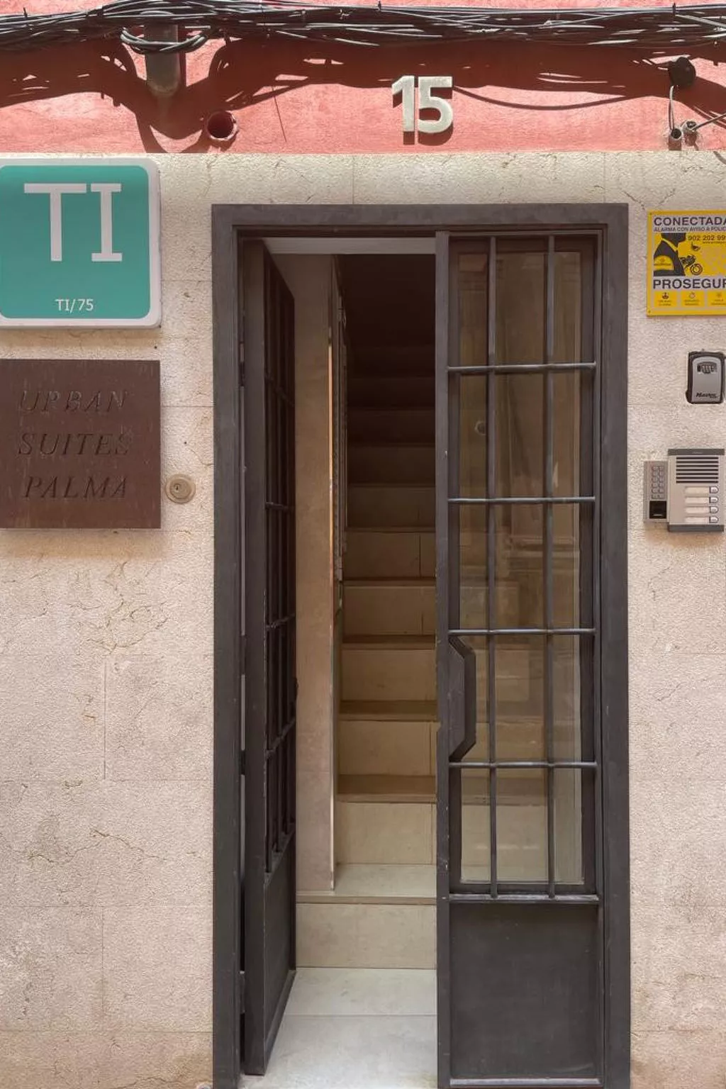 URBAN SUITES 2 PALMA STANDARD TI/75