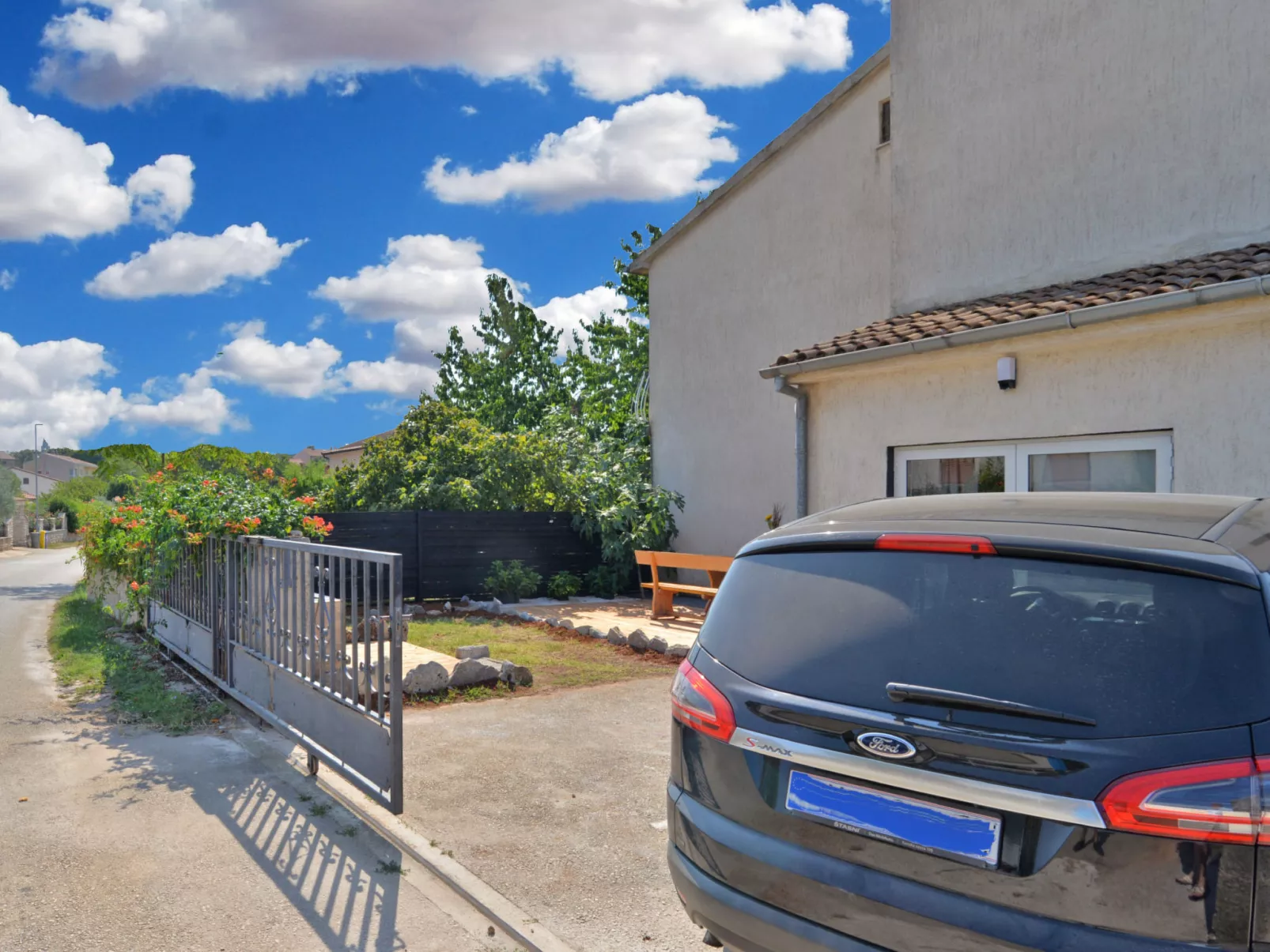 Apartment 2294