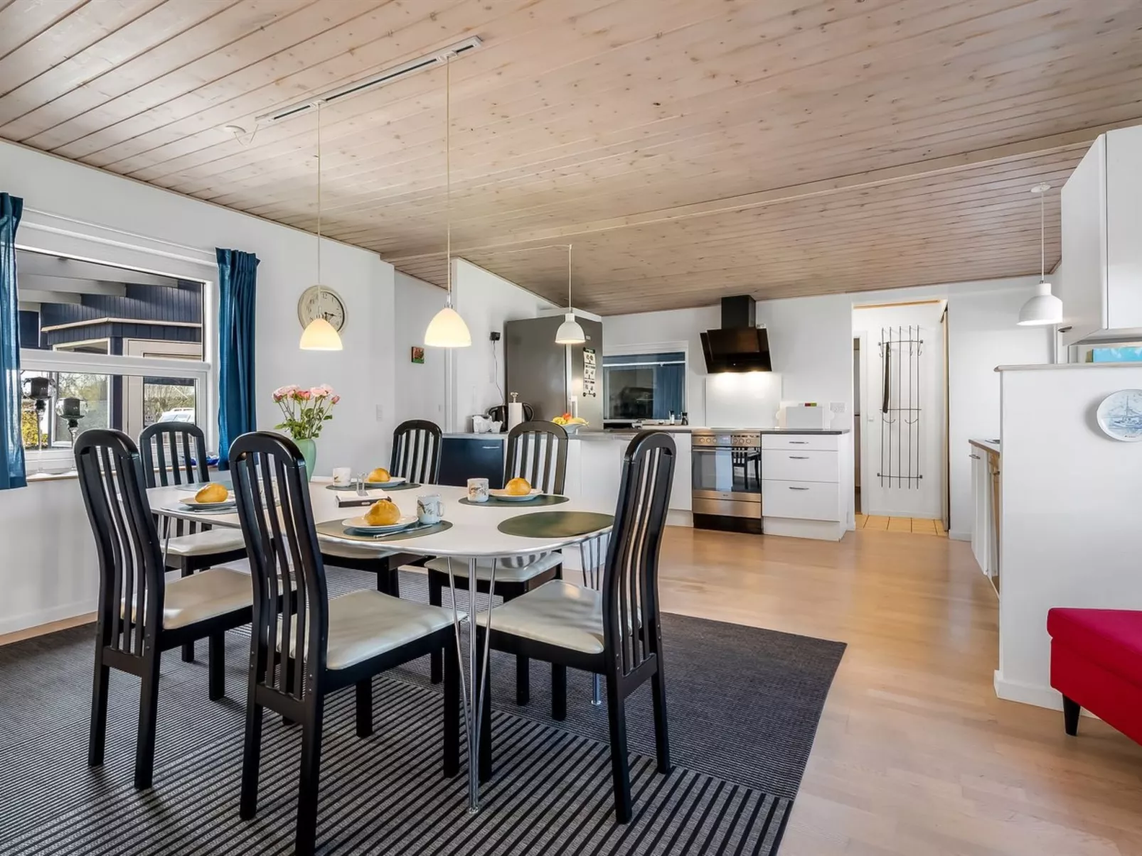 "Nisse" - 300m from the sea