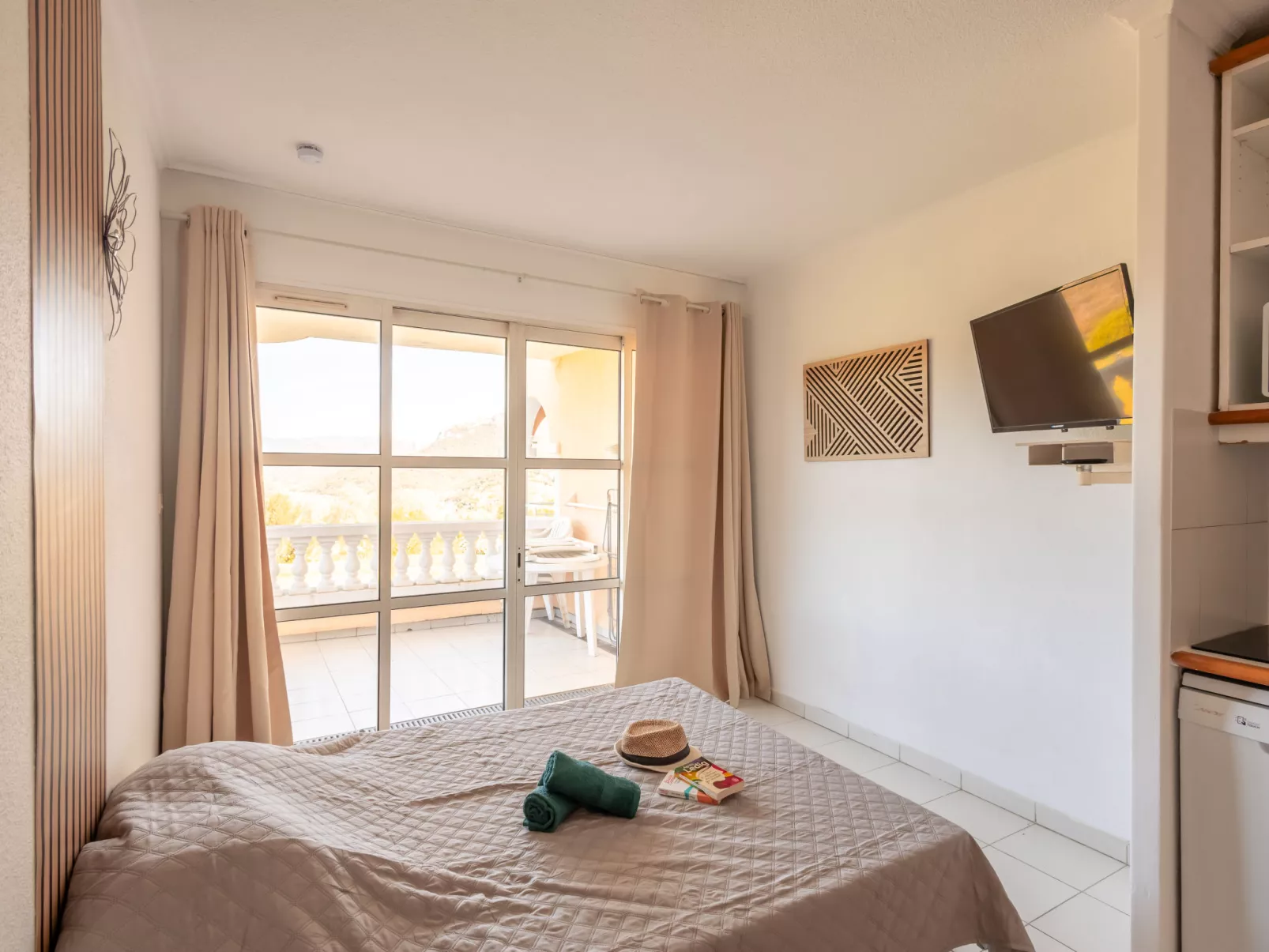 Le Village (C5 232) - Inside