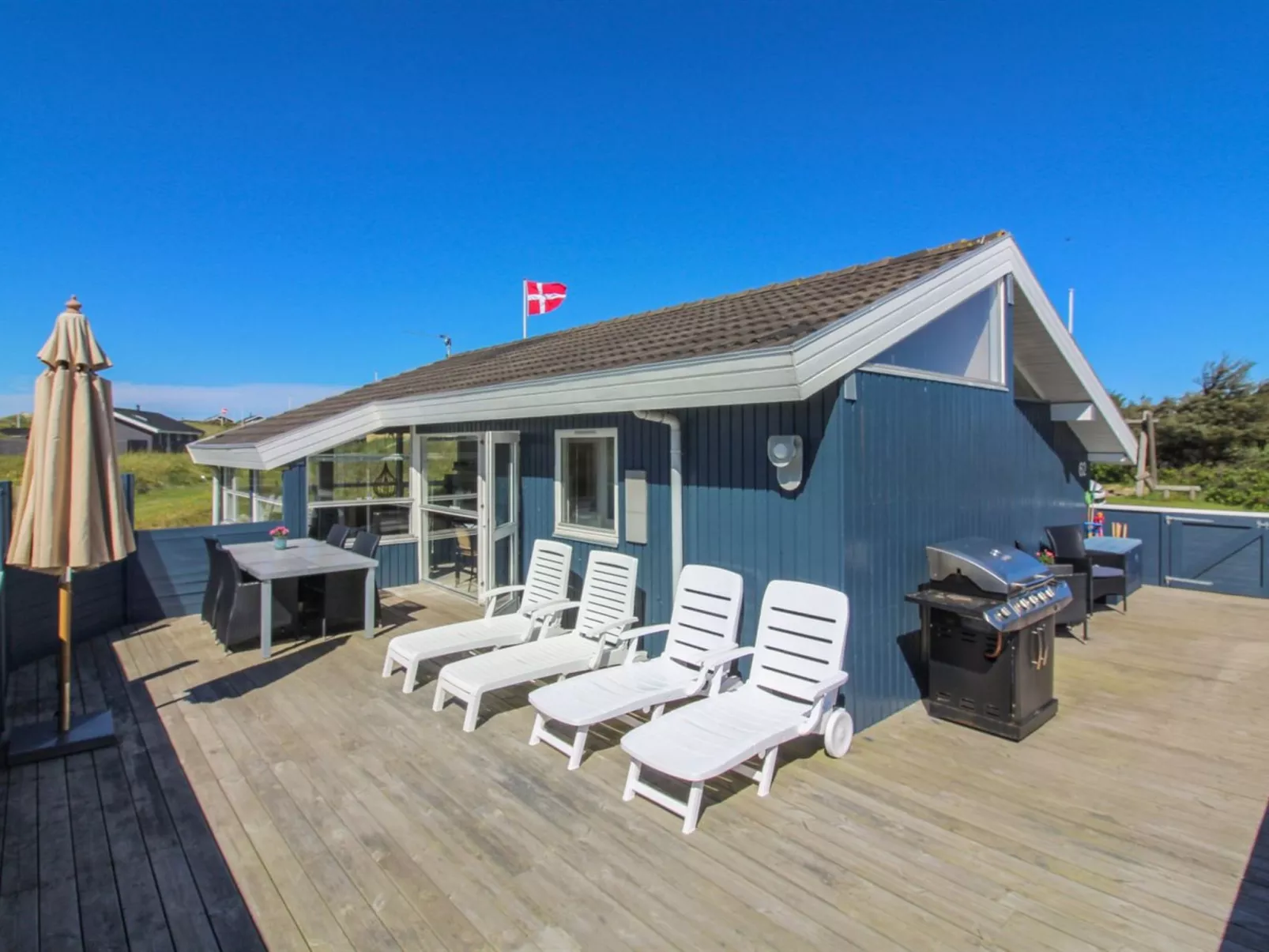 "Mitre" - 300m from the sea