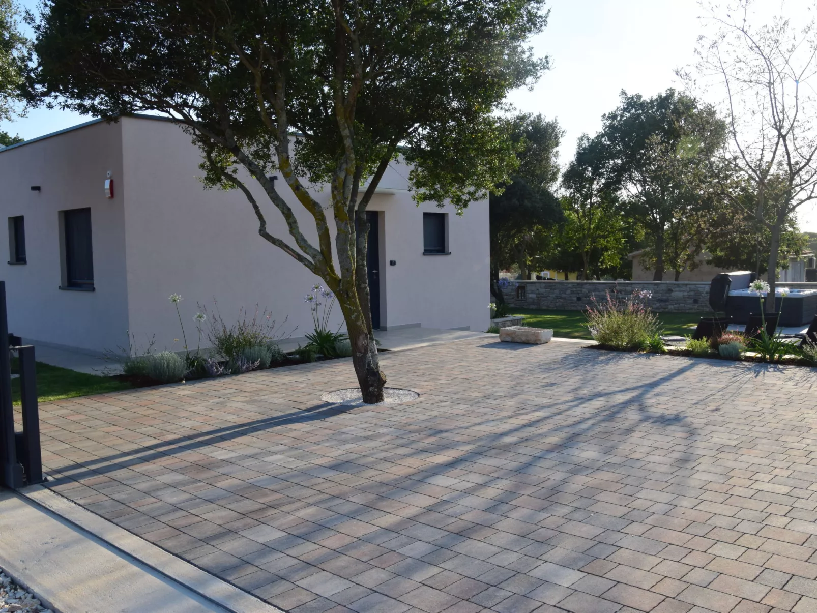 House 2306 - Outside