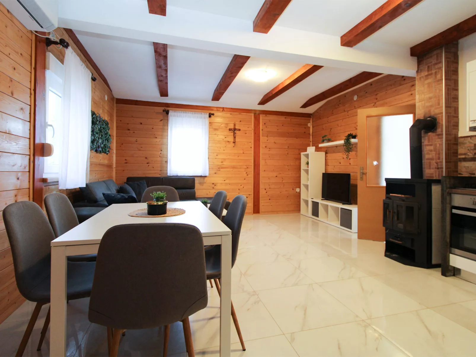 House 2233 - Dedans