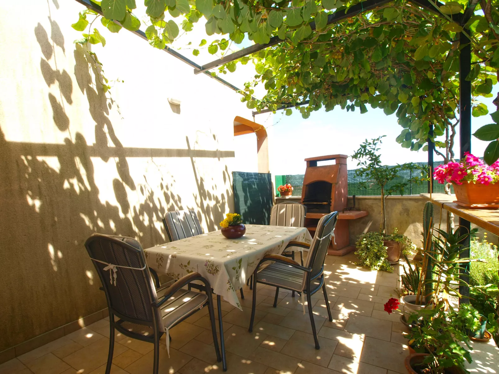 House 2106 - Outside
