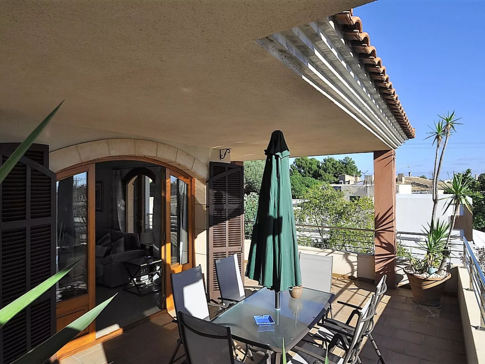LAS COLUMNAS- Chalet al lado de la playa, wifi , piscina y bbq. Todos los publi - Outside