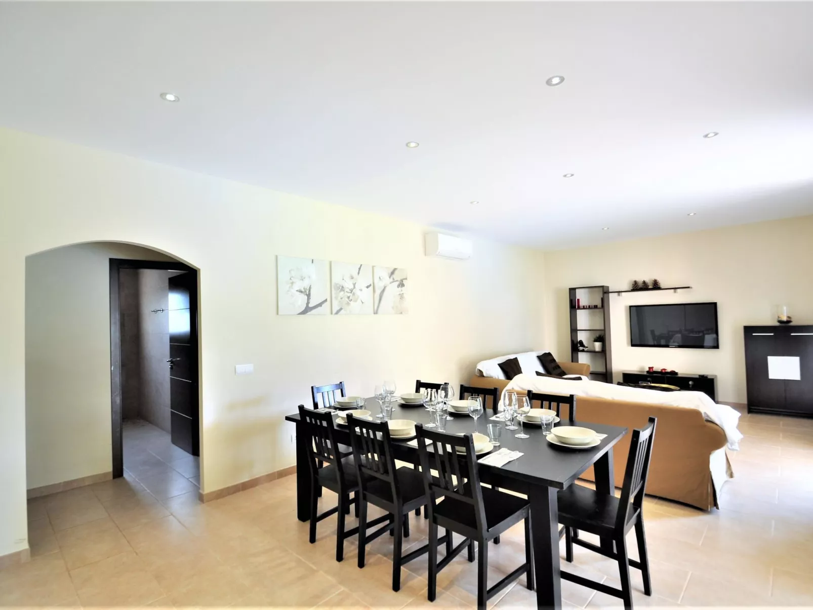 VILLA MONICA en barrio residencial de Cala Pi para 6 personas con piscina priva - Drinnen