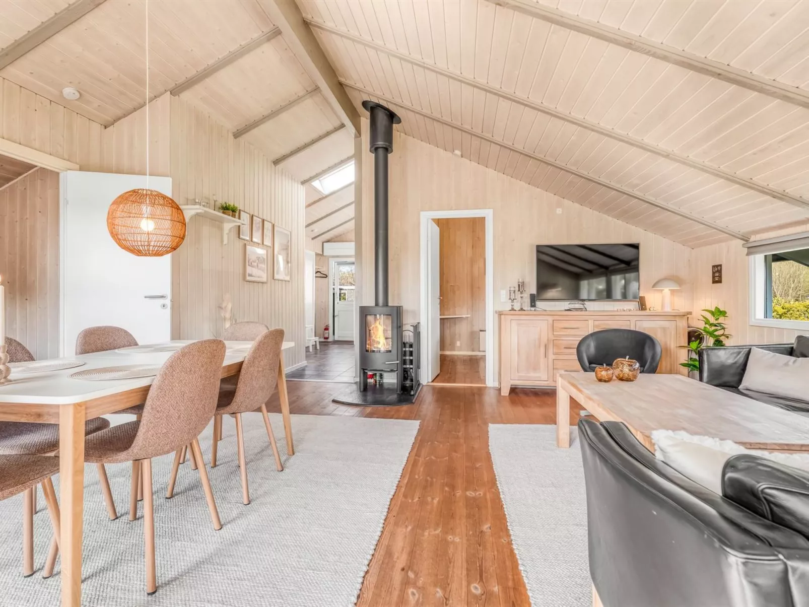 "Roope" - 800m from the sea