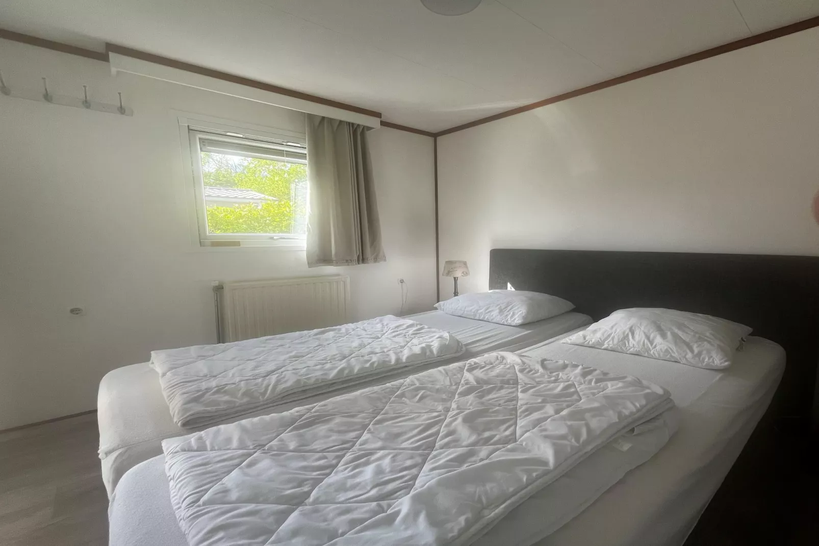 Recreatiepark Wiringherlant - Wiringher Chalet 10 - Bedroom