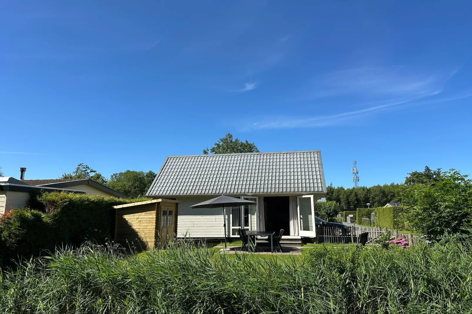 VT 145 - Exterior in summer