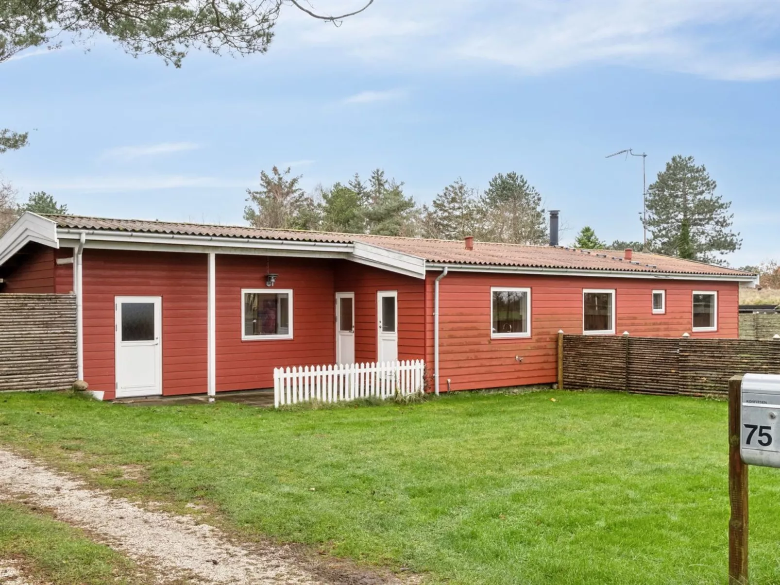 "Torbjörn" - 100m from the sea - Outside