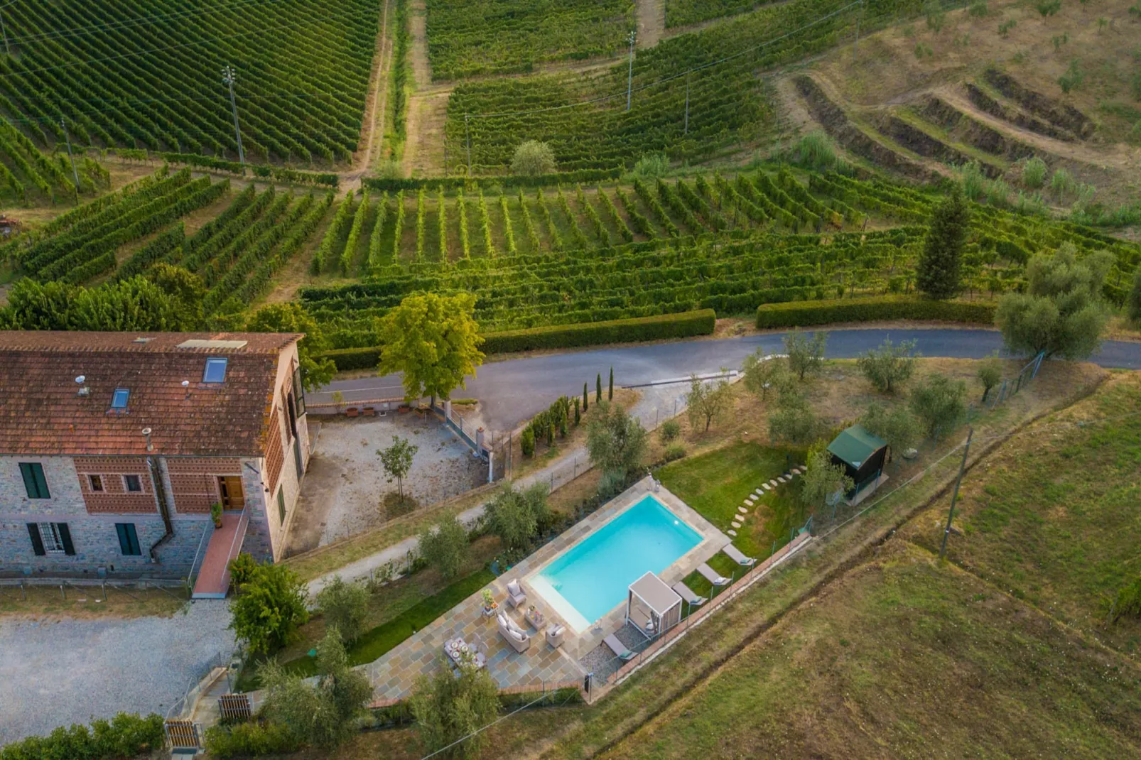 Valle del Sole Winery Farmhouse - Exterior in summer