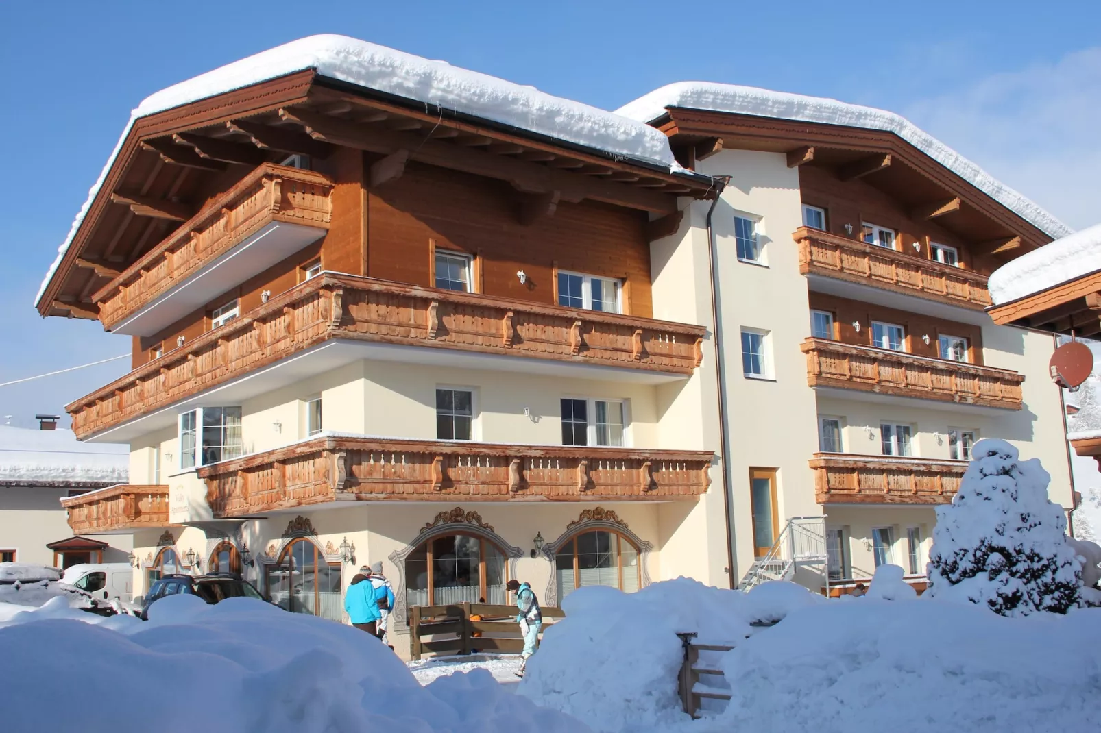 Vicky Apartment Top 1 - Exterior in winter